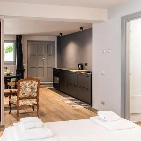 Wisteria Court - 2 - *