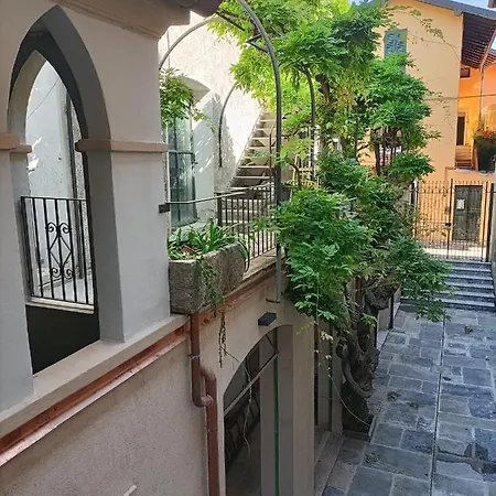 Wisteria Court - 2 -