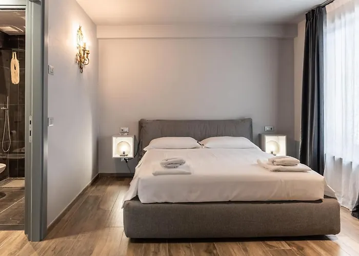 Wisteria Court - 2 - * 메나지오