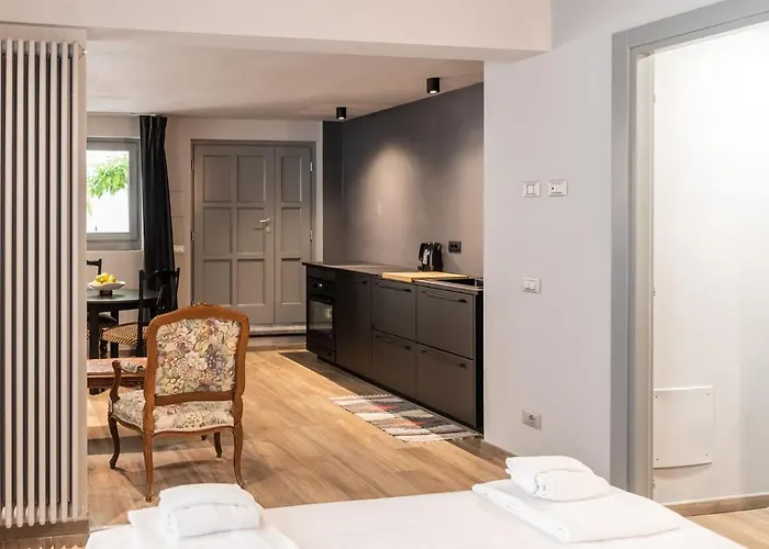 Wisteria Court - 2 - *