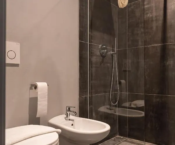 Wisteria Court - 2 -